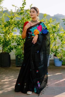 হাফসিল্ক শাড়ীতে এমব্রডাড়ী কাজ করা_img_6