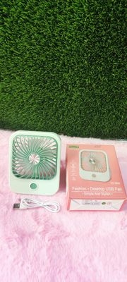 Desk Fan Non-slip USB Powered Mini Chargeable Cooling Desk Fan_img_3