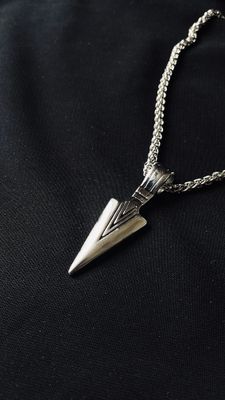 Sleek Arrowhead Pendant_img_1