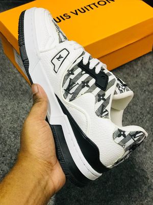 LV Trainer Black_img_2