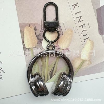 Three dimensional headset keychain_img_10