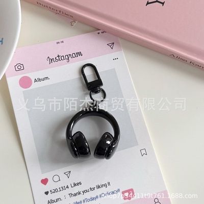 Three dimensional headset keychain_img_11