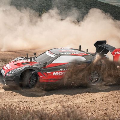 GTR R35 4WD RC Drift Car With Tires & Traffic Cones_img_6