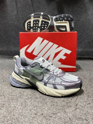 Nike V2K Run Metallic Silver_img_0