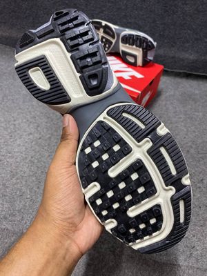 Nike V2K Run Metallic Silver_img_4