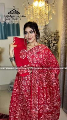 প্রিমিয়াম কোয়ালিটি  কটন আরামদায়ক ভেজিটেবল বাটিক শাড়ি  (LF-C-204)_img_0