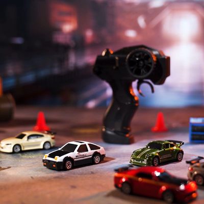 Toyota AE86 1:64 Scale 4WD Mini Desktop Drift RC Car_img_1
