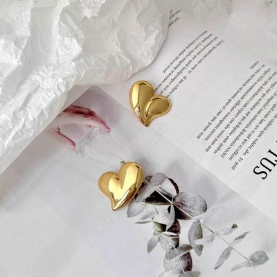 Vintage metal golden Heart shape earrings_img_1