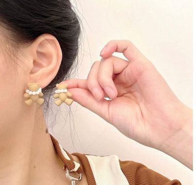 Cute teddy pearl stud 🖤_img_3