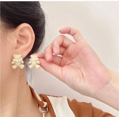 Cute teddy pearl stud 🖤_img_4