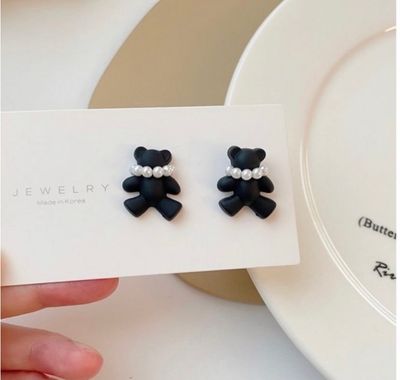 Cute teddy pearl stud 🖤_img_7