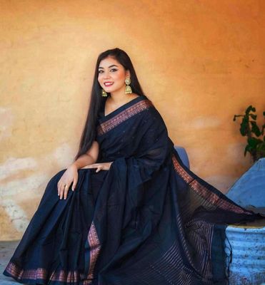 Elegant Black handloom saree_img_5