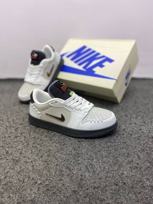 Nike Air Jordan 1 MM Low 'Phantom Dust Metallic Dark Grey_img_0
