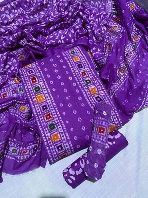 প্রিমিয়াম চুন্দ্রি বাটিক থ্রি পিস (LF-TP-789)_img_0