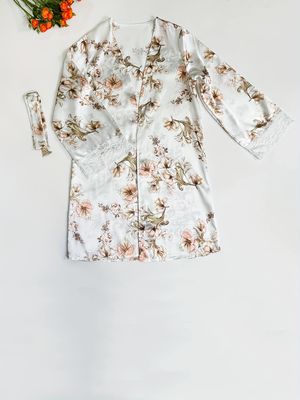 Luxurious Satin Night Robe_img_3