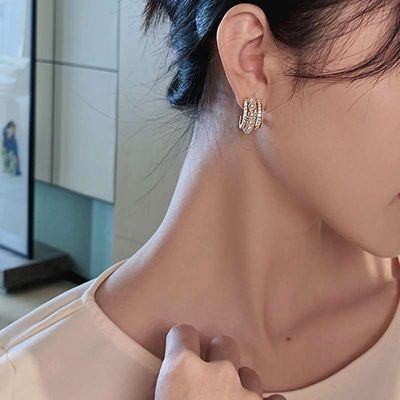 Geometric C-shaped earring_img_1