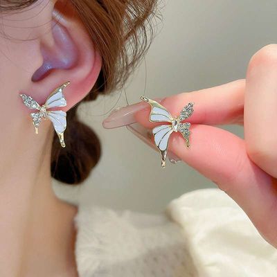 White colour cristal stud  butterfly earrings_img_1