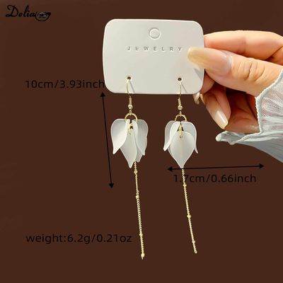 Acrylic Leaf Tassel Drop earring_img_1
