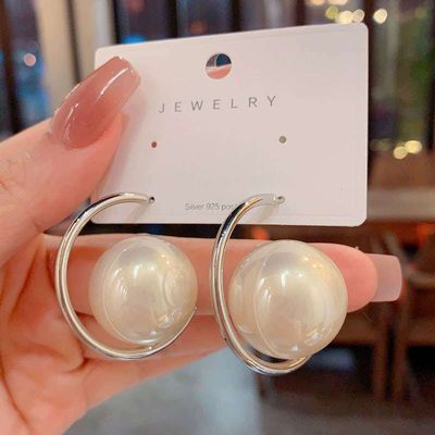 French retro temperament large pearl earrings,Color: Silver and golden_img_3