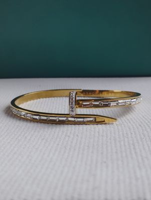 Constantine bangle bracelet - openable_img_0