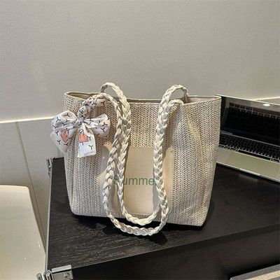 Fashionable woven bag girls shoulder bag Available in stock Material: Microfiber synthetic leather_img_2