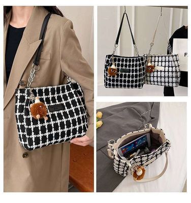 Makeup class large capacity fashionable Korean version commuting Available in stock Material: Polyester Size : Mentione_img_0