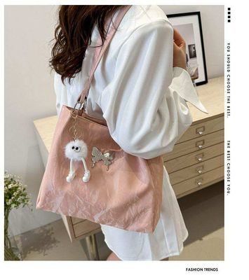 Popular Butterfly Tote Big with cute pendent Material: PU LeatherCloser type: Zipper_img_0
