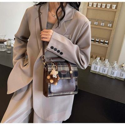 British style - casual backpack for women Available in stock. Materials: PU Leather, Cotton Embroidery_img_0