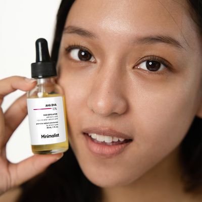 Minimalist 10% AHA + BHA Exfoliating Serum | Lactic Acid, Glycolic Acid & Salicylic Acid | Gently Exfoliates & Clears Pores | For Glowing, Even Skin | 30ml_img_4