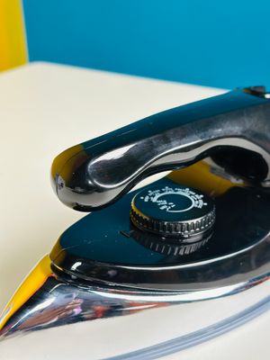 Kiam ES 588 1000W Electric Dry Iron_img_8