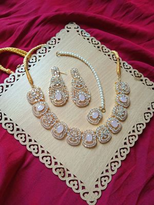 Light pink necklace and choker_img_0