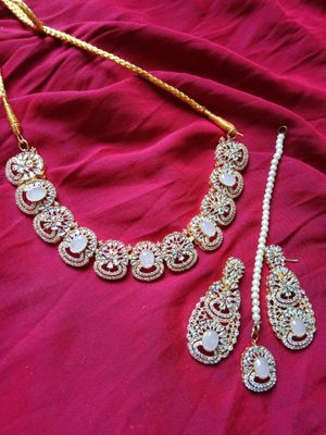 Light pink necklace and choker_img_1