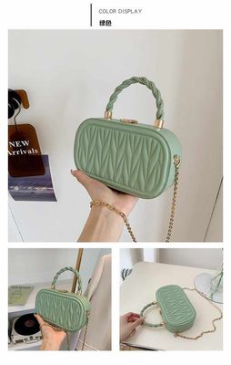 Cross border fashion chain hand-held single shoulder box bagAvailable in stock Material: PU leather Size: Width: 19 cm Height: 12 cm_img_1