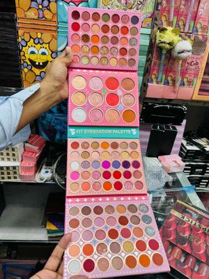 Barbie Bronze girl 117 eye shadow palette_img_1