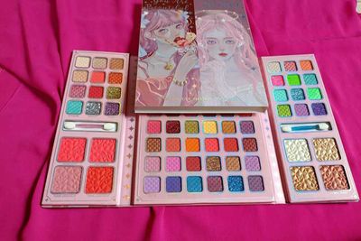 Foo faced 80 colours eye shadow_img_2