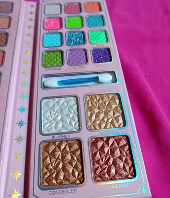 Foo faced 80 colours eye shadow_img_4