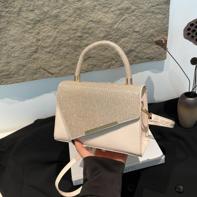2025 Autumn and Winter New Shoulder Bag Western Style Elegant Bright Diamond Crossbody Bag Niche Design Elegant Small Square Bag for Women_img_4