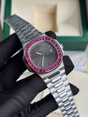 Patek Philippe Nautilus ruby_img_0