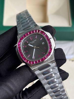Patek Philippe Nautilus ruby_img_1