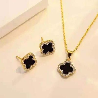 Four leaf double side clover necklaceColours 💛Golden🤍SilverBoth Colours available_img_0