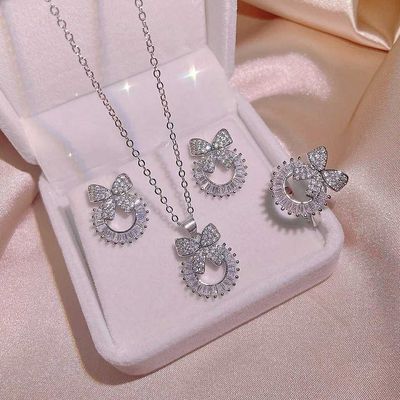 Round bow Zircon pendent_img_1