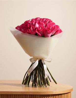 Charming Fuchsia Roses Bouquet |_img_1