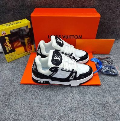 Louis Vuitton Trainers (1:1)_img_9