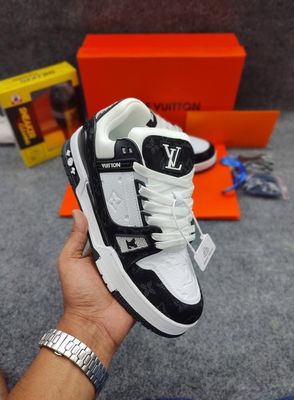 Louis Vuitton Trainers (1:1)_img_10