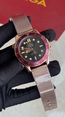 Omega 007 Red_img_0