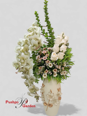 beautiful Vase With Flower Arrangement._img_0