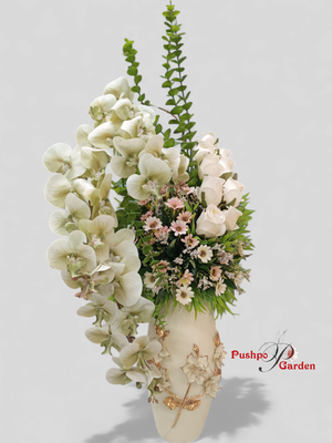beautiful Vase With Flower Arrangement._img_1