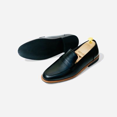 𝐓𝐡𝐞 𝐇𝐞𝐫𝐢𝐭𝐚𝐠𝐞 𝐏𝐞𝐧𝐧𝐲 𝐋𝐨𝐚𝐟𝐞𝐫 (𝐁𝐥𝐚𝐜𝐤)_img_2