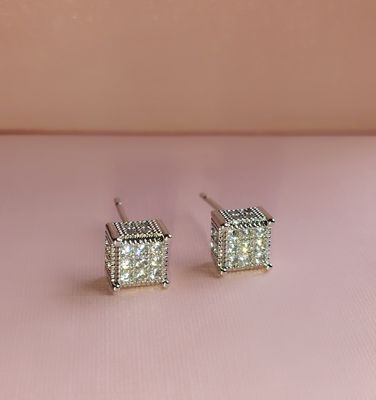 Drake stud earrings_img_0