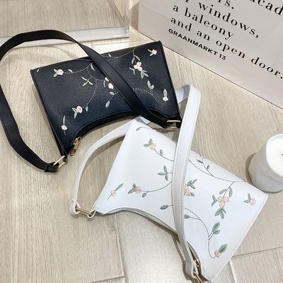 Embroidery shoulder bag_img_0